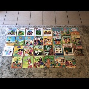 30 reading street books for Kindergarten level